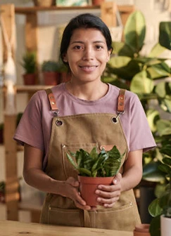 Emprendedora dueña de una floristería que utiliza Tienda.app